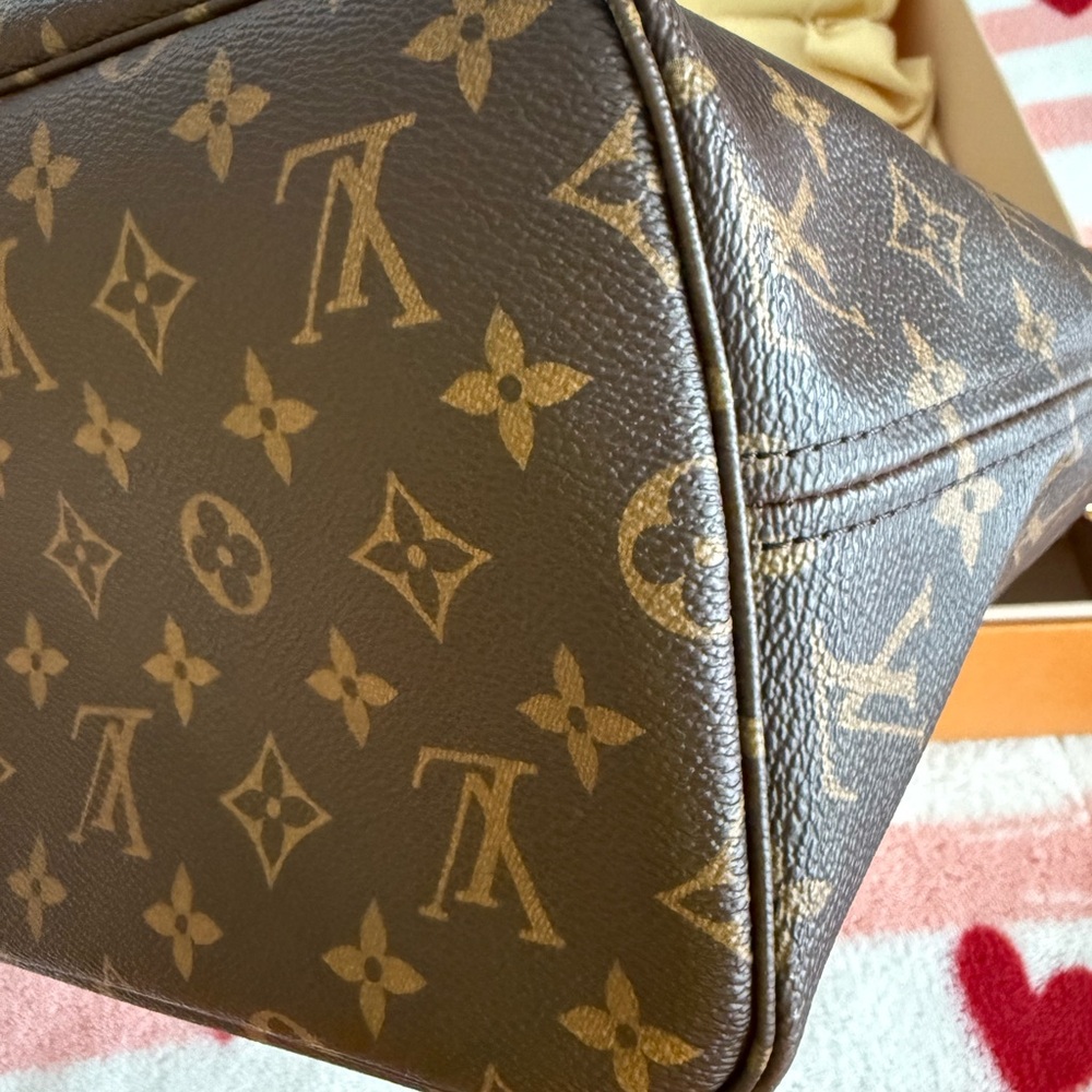 Louis Vuitton Neverfull Monogram MM - Picture 14 of 15